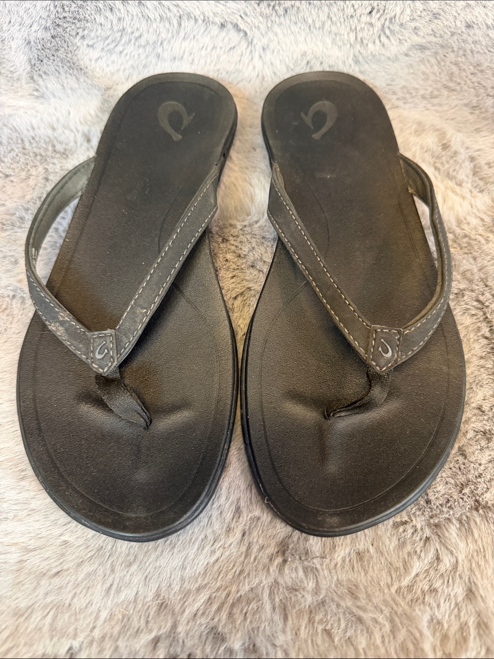 OluKai Black Women's Casual Thong Sandals